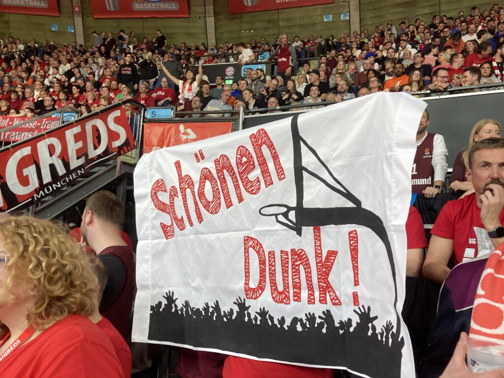 Choreo Fans, Basketball Choreo, BIGREDS Choreo, Pokalspiel, Pokalwochenende 2024, Schönen Dunk